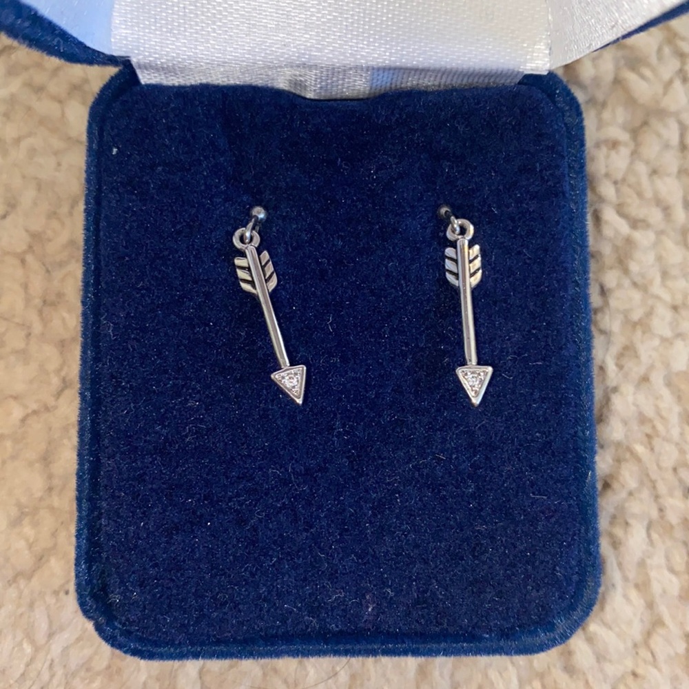 Montana Silver Smith Gypsy double arrow stud earrings